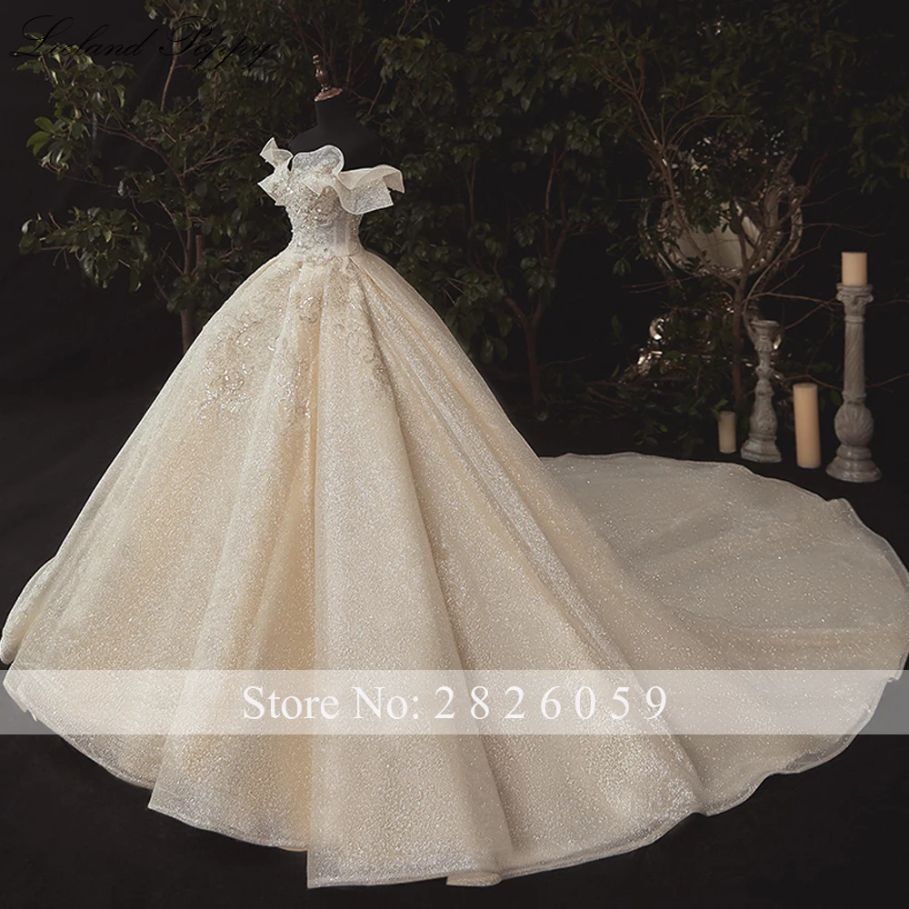 Lceland Poppy Shiny Ball Gown งานแต่งงานปิดชุดไหล่ลูกปัด Ruffles ความยาวชั้น Vestido De Novia ชุดเจ้าสาว