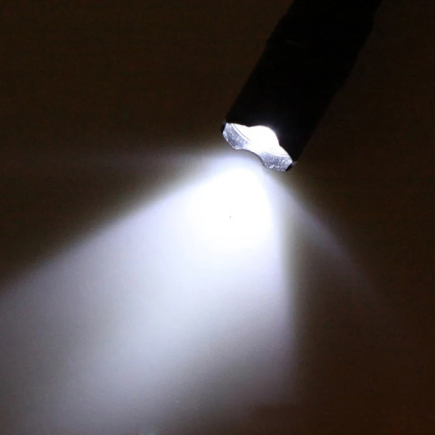 Piccola Mini torcia a LED torcia tascabile tattica a batteria, IPX7 impermeabile per campeggio, esterno, emergenza