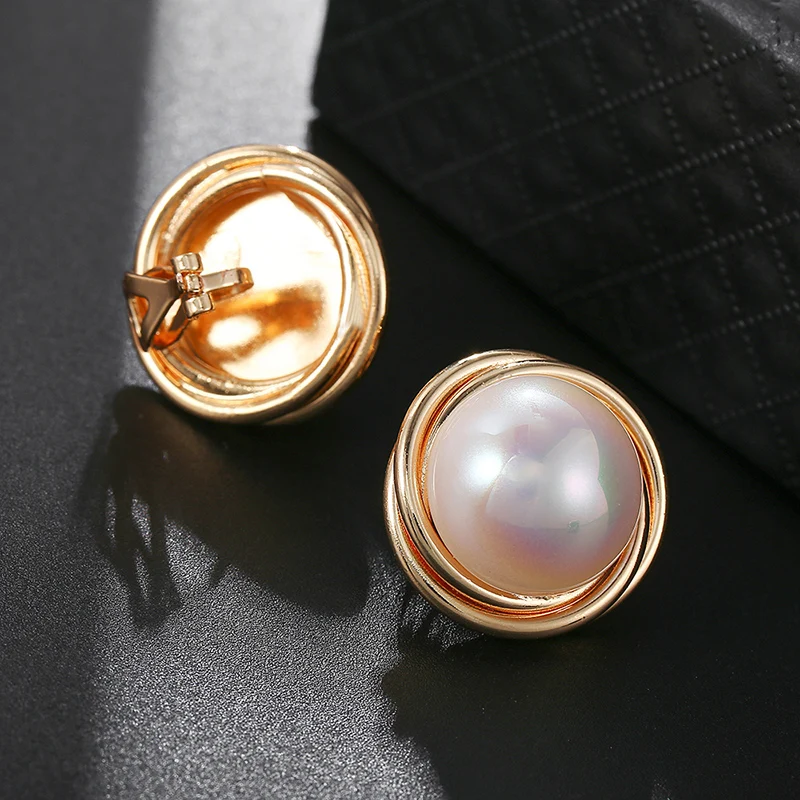 Mild Luxury Mabe Pearl Clip on Earrings Suitable for Women Non Pierced Geometric Round Ear Clips Elegant Wedding Party Jewelry