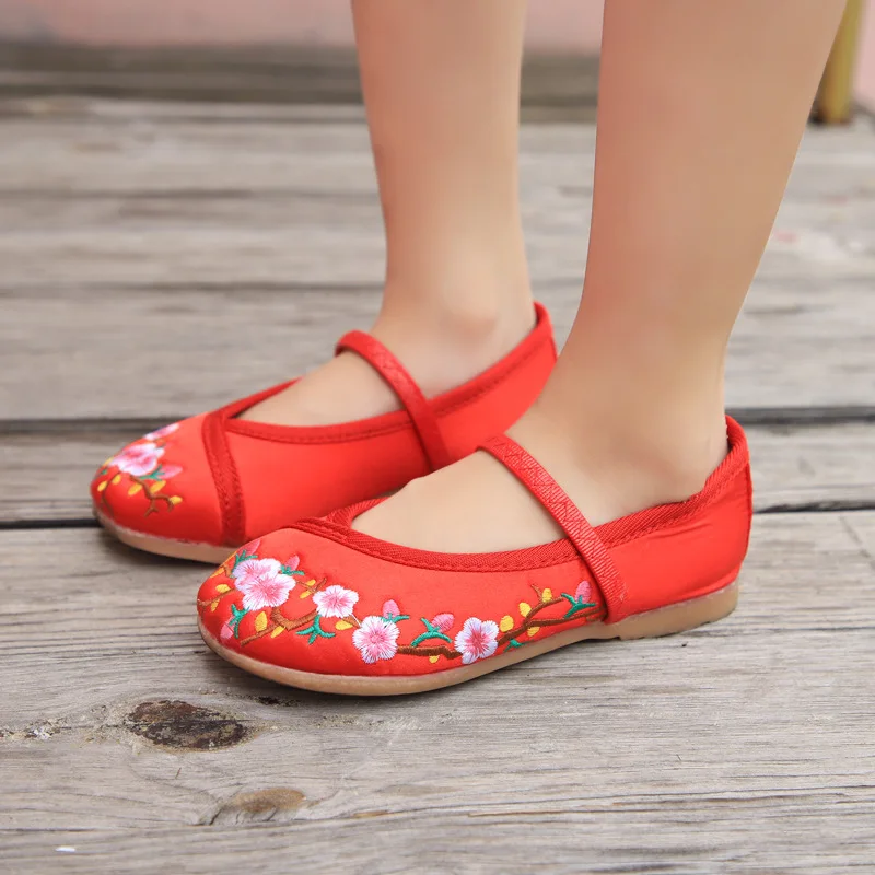 2019New Kids Shoes Chinese Style Embroidered Little Baby Girls Princess Shoes soft-soled Girls Flat Shoes Red Pink 2 3 4 5 6 7T