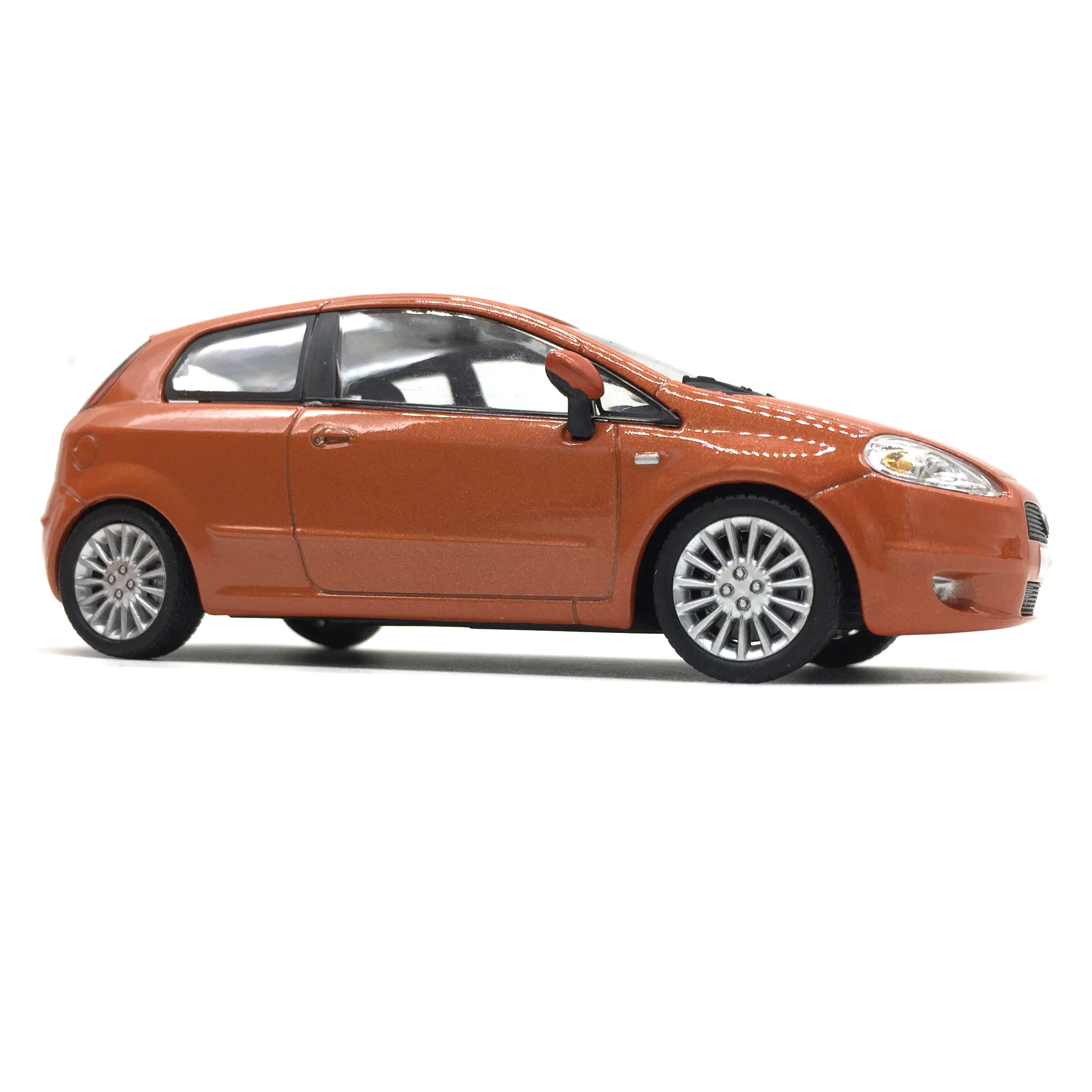 Metal 1/43 scale model of the Fiat Motorama / Cararama Diecast Model without box