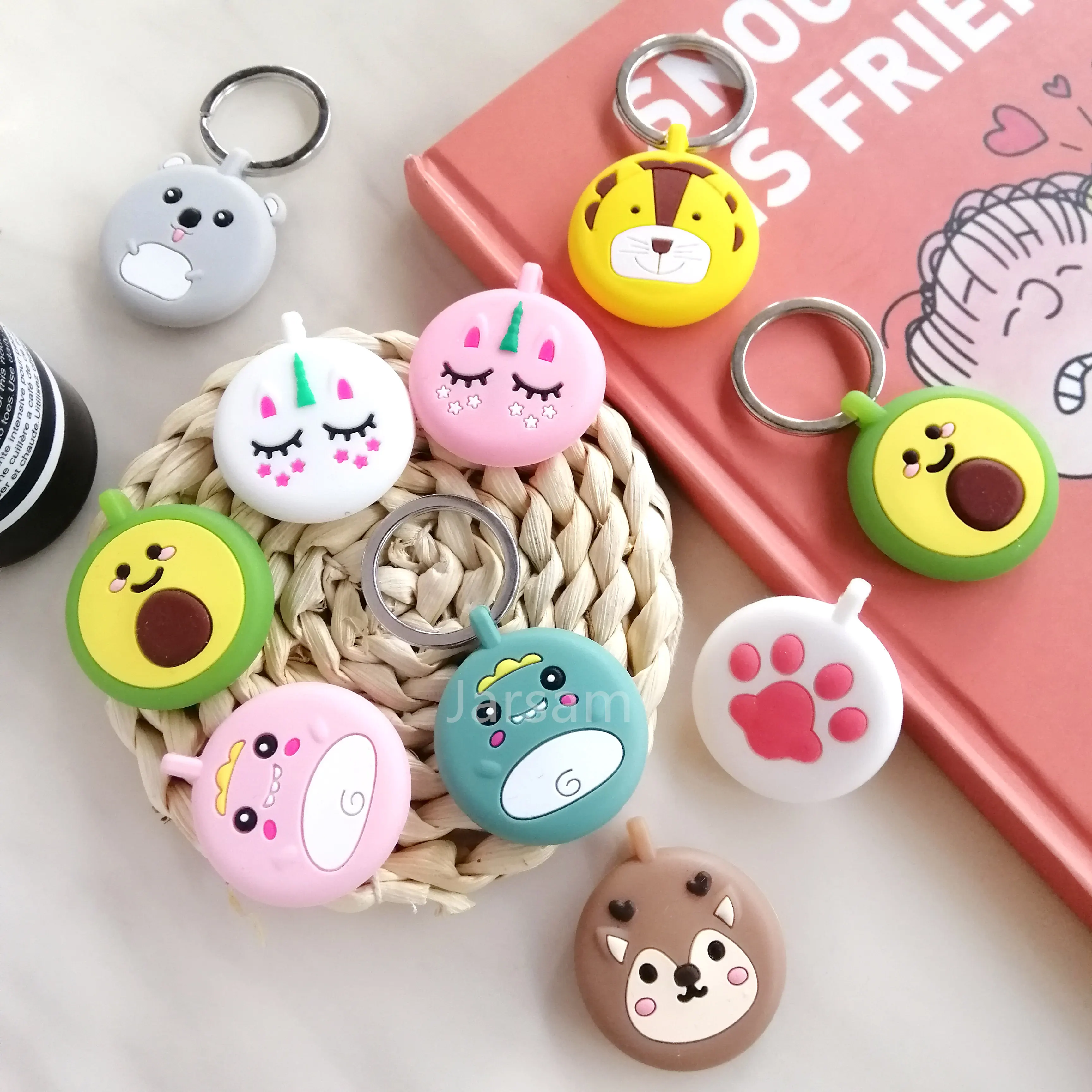 kids Accessories Silicone Soft Protective For AirTag Keychain Pet Child airtag holder Wearable Device for Air Tag Case Cover