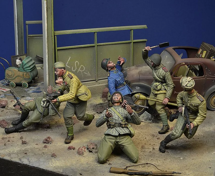 1/35 Resin Figure Model kits Military Army Attack, Berlin 1945 (6 figures set) Unassambled Unpainted 732