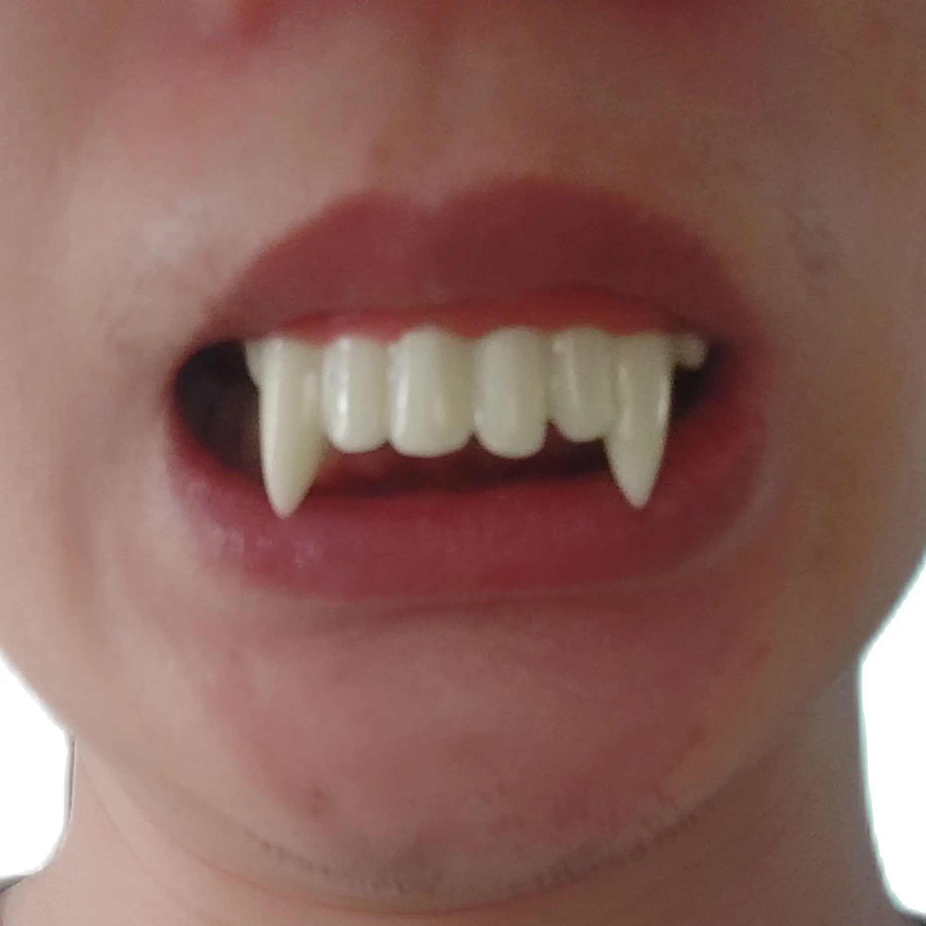 Colmillos de dientes de vampiresa con termoplástico