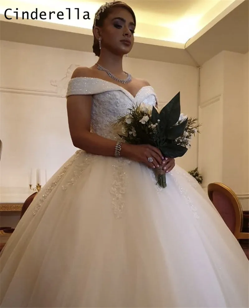 Robe de mariée en Tulle avec traîne et perles en cristal, avec des appliques en dentelle au dos