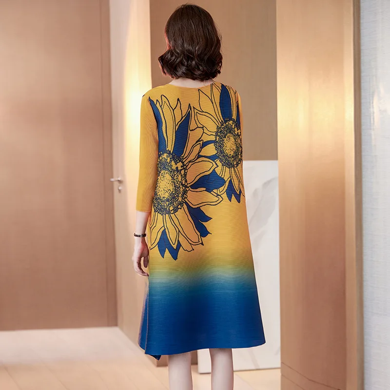 

2021 Summer Pleated Sunflower Print Commuter Casual Dress