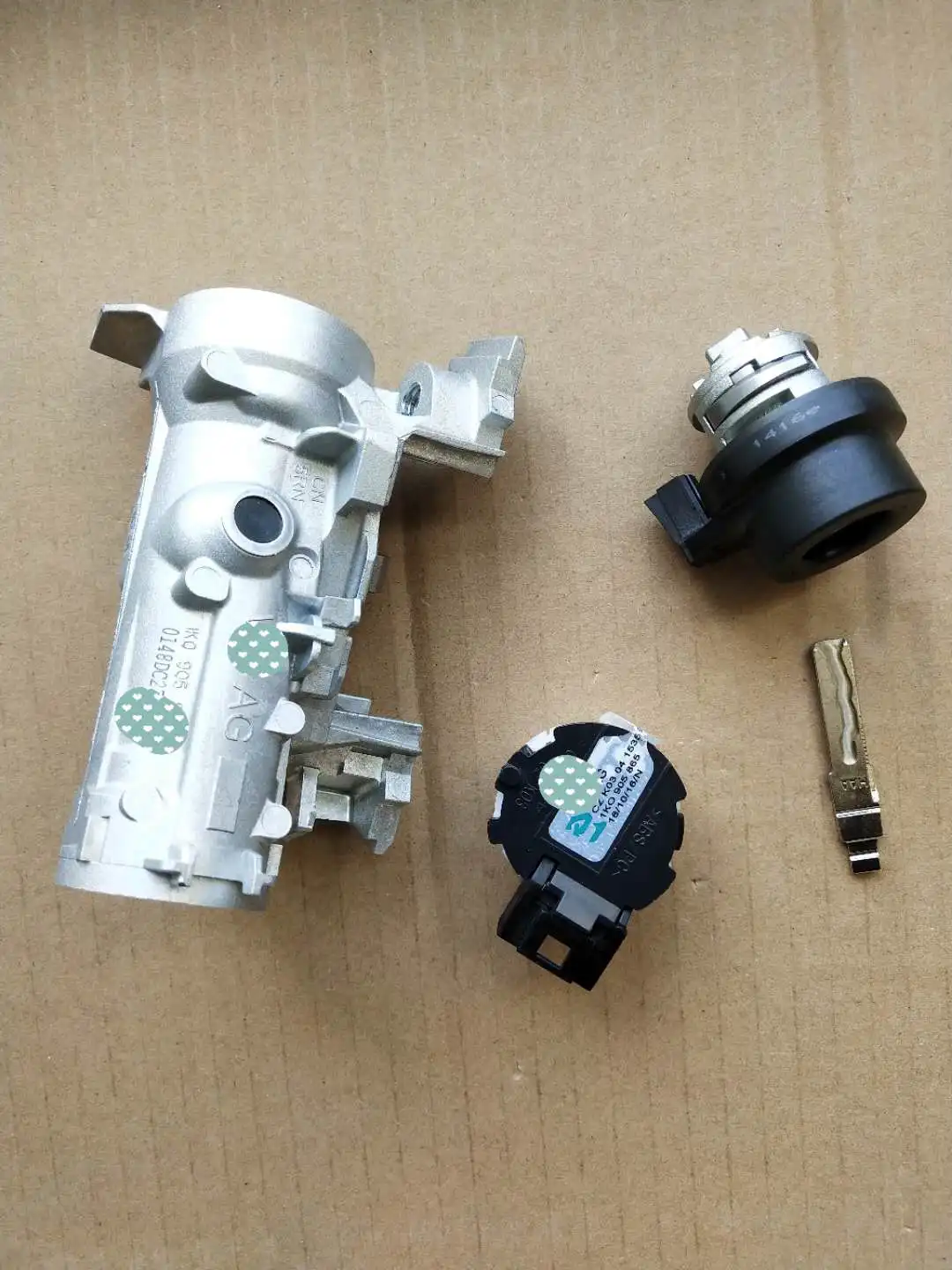 

Ignition Lock Bracket Holder For Volkswagen Magotan Tiguan Passat Octavia Golf