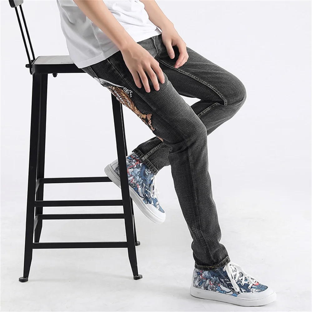 EH · MD® Tide Brand Men's Tiger Embroidered Jeans Men's Chinese Retro Small Straight Loose Large Size Gray Trousers Gold Silk