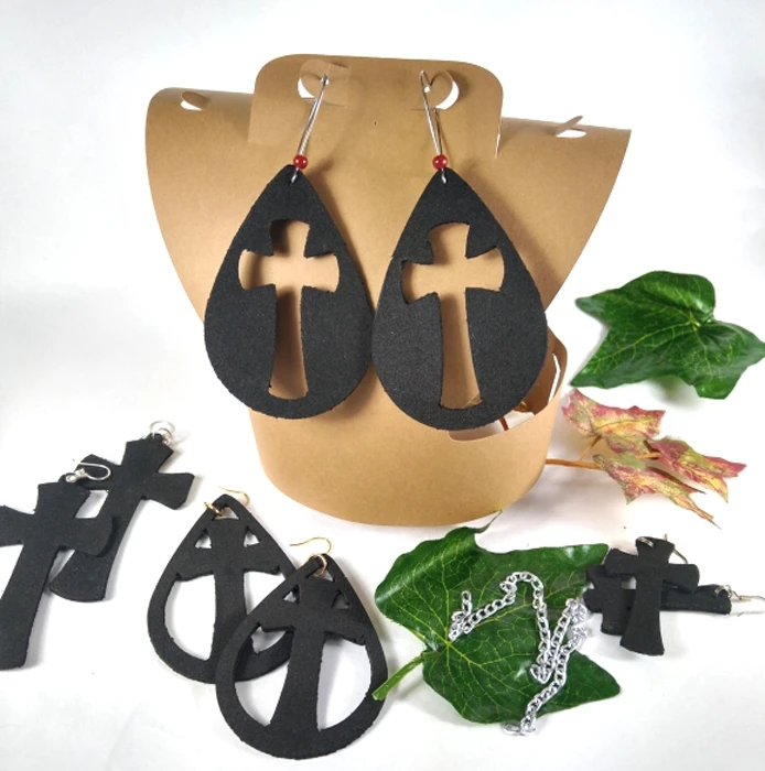 Earrings gifts for Mother's Day, crucifix mootivo made of eva rubber, weigh nothing, perfect for Christmas gift and Mother's Day. Free 1 dia