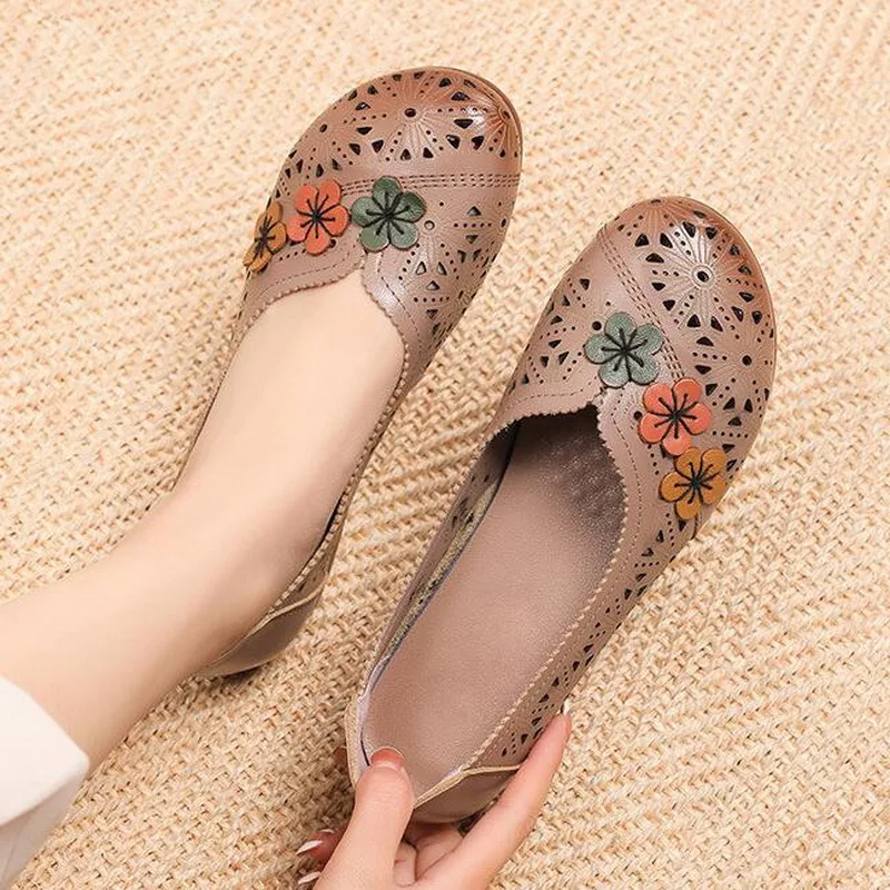 

RUSHIMAN Mother Women Shoes Sandals Flats 2021 new Breathable Hollow Out Genuine Leather Slip On Loafers Casual Comfortable Plus