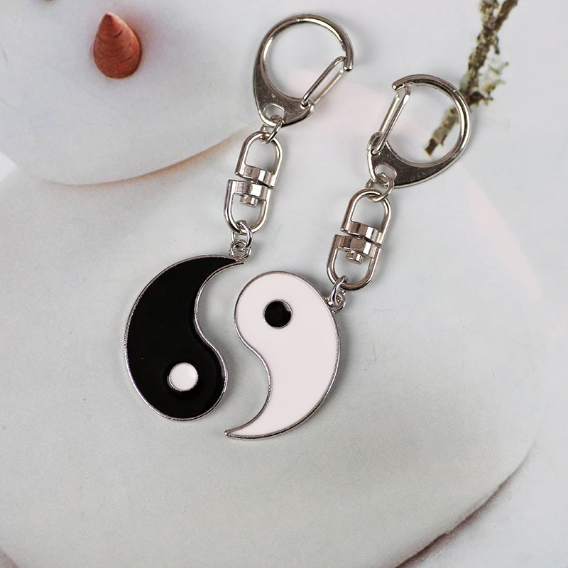 2Pcs Tai Chi Keychain for Women Men Retro Black White Yin and Yang Pendant Friendship Jewelry Accessories Birthday Gifts 2024