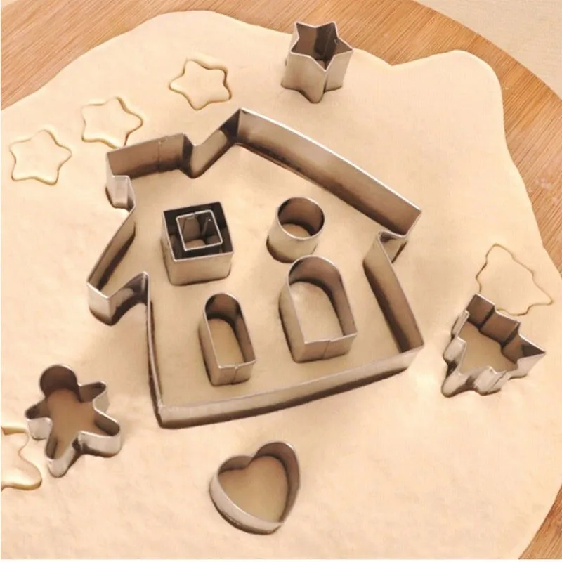 9pcs/set Christmas Gingerbread House Cookie Cutters 3D Stainless Steel Biscuit Cake Fondant Pastry Cutter Bakeware Set