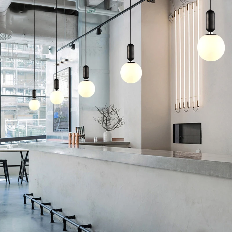 Рисунок 3 - Современный круглый стеклянный подвесной светильник