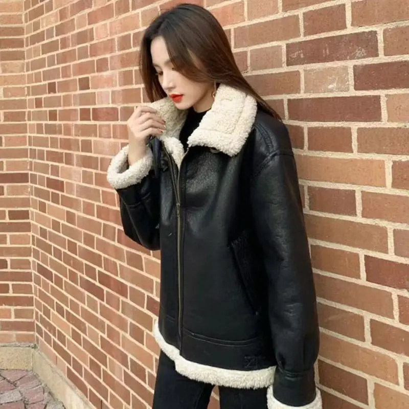 

2021 New Autumn and Winter Imitation Stitching Cashmere Leather Motorcycle Jacket Winter Imitation Lamb Wool Jacket Women Tr169