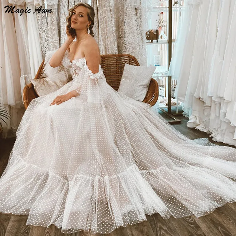 Magic Awn Off The Shoulder Princess Wedding Dresses Boho Lace Appliques Short Sleeves Illusion Polka Dots Tulle Mariage Gowns