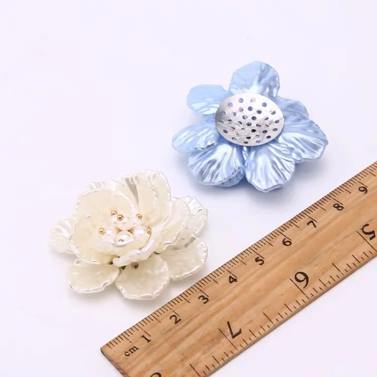 Date 30 pcs/lot 43mm couleur impression ABS pétale noyau dessin animé fleurs forme fleurs perles bijoux à bricoler soi-même vêtement/accessoire de cheveux