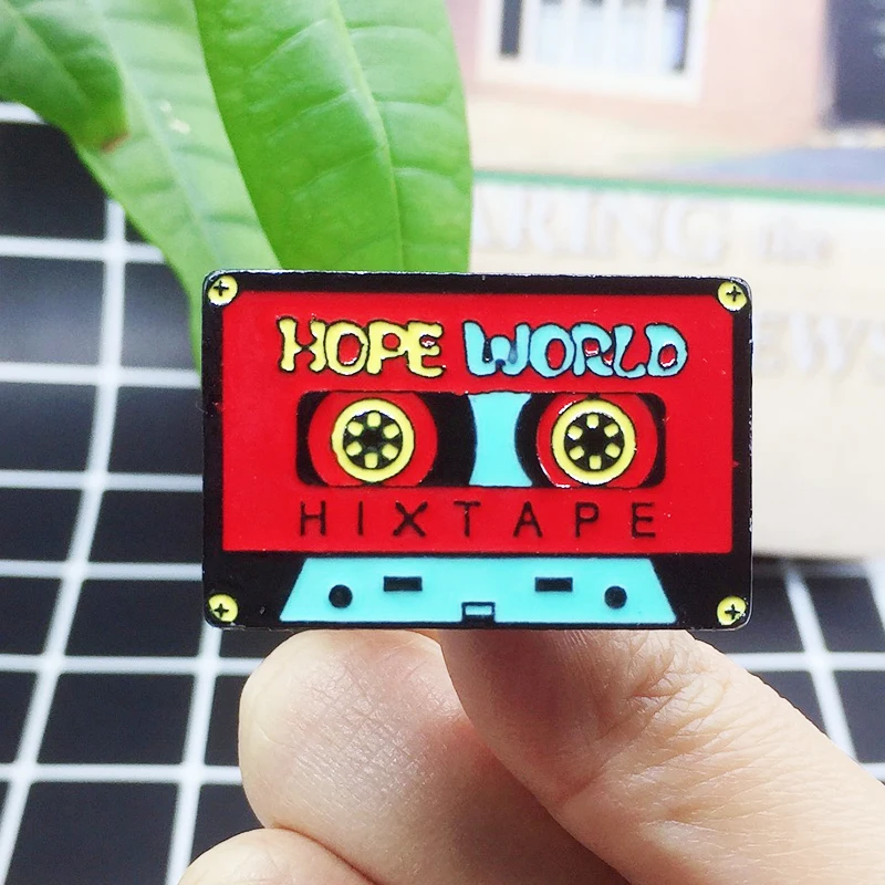 Red Audio Cassette Metal Enamel Brooch Fashion Retro hope world Tape Badge Pin Classic Trendy Clothing Backpack Jewelry Gift