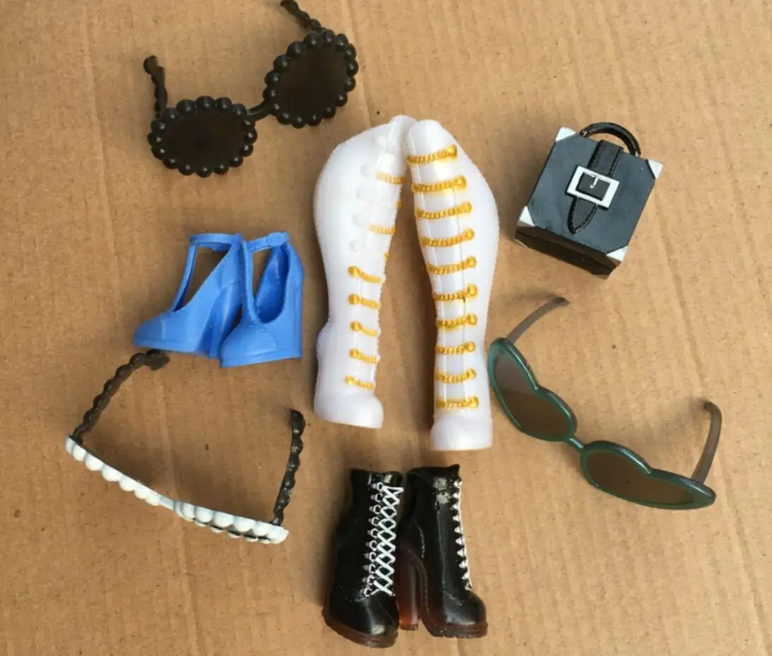 

Doll New Boots Earrings Bags Clothes Headbands Glasses Big Fashion Sister Decors Doll Band Teams Musical Instruments