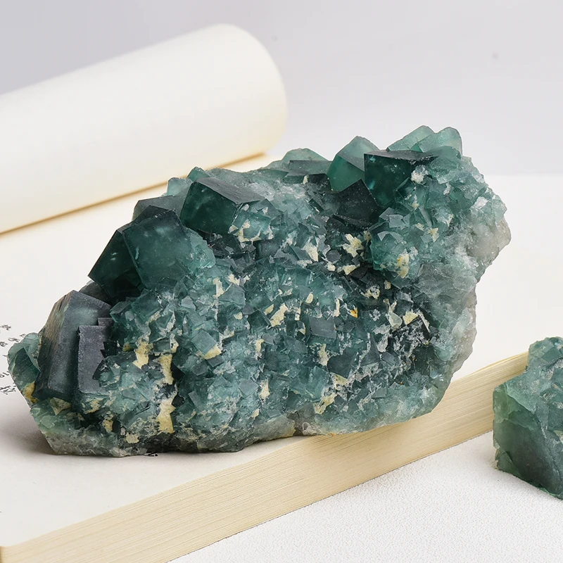 

100％ Natural Stone Green Icing Fluorite Mineral Crystal Specimen Crystal Stone Health Energy Rehabilitation Stone Decoration