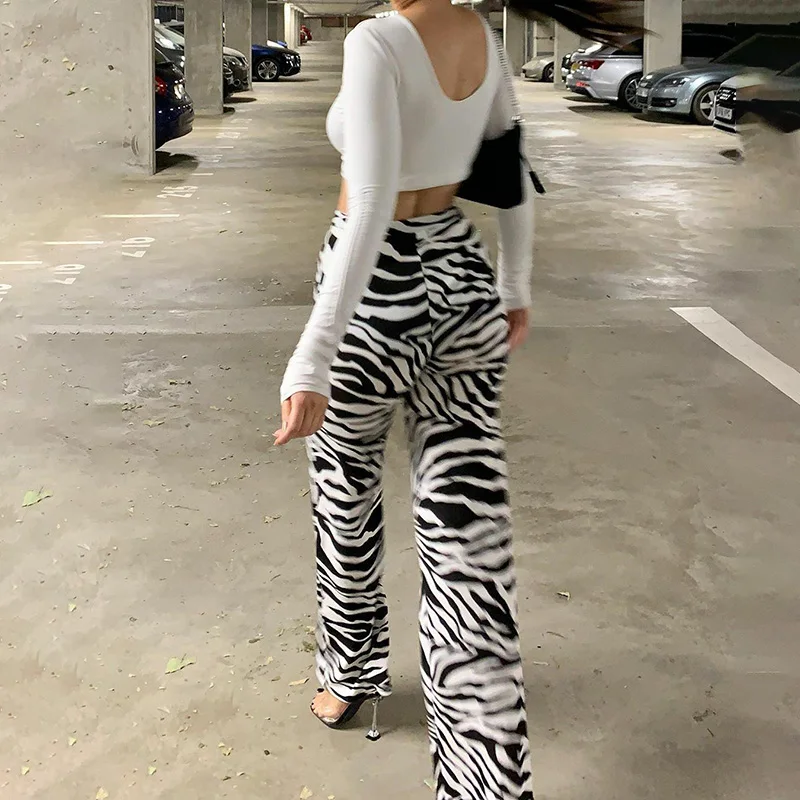 【BELPER】PRINTED PANTS Pants in a blue zebra print with leg openings – Silvy Rowson