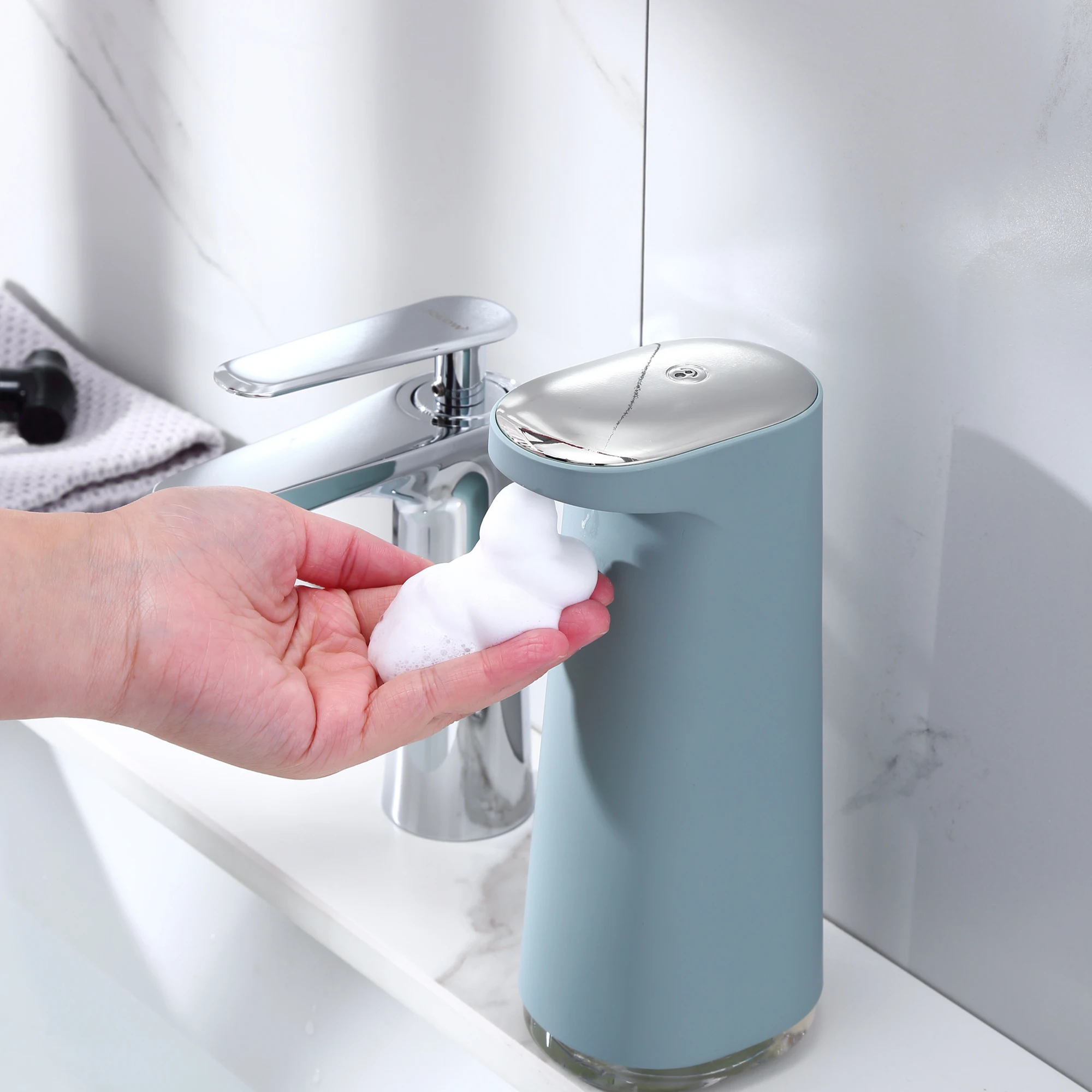 Soap dispenser Automatic USB Rechargeable Foaming Touchless Hand Free Portable Foam Liquid soap dispenser for Bathroom KitchenAu