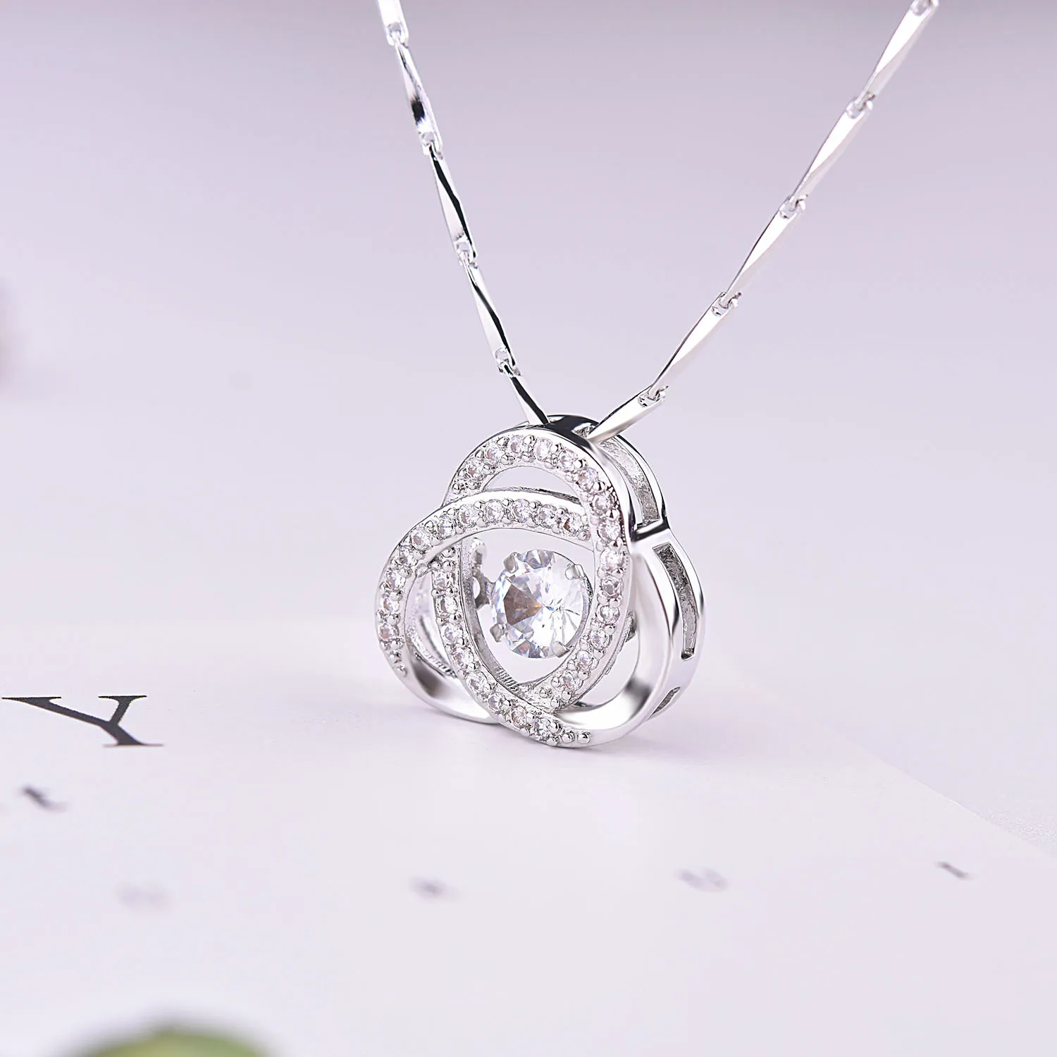 925 sterling silver fashion simple and delicate color smart dancing zircon pendant clavicle chain light luxury jewelry