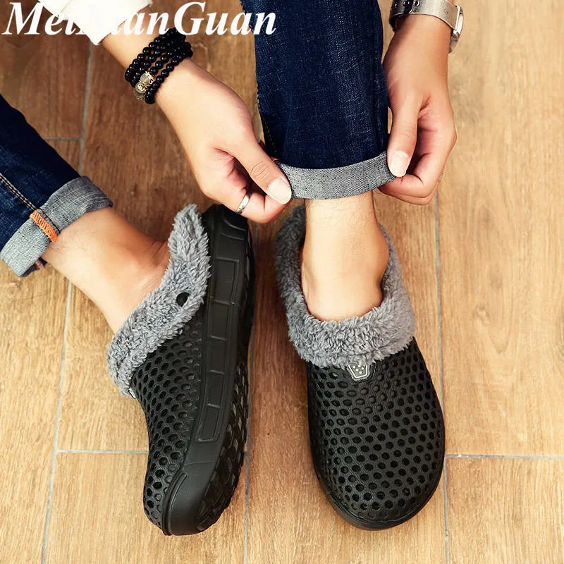 Fashion Man Slippers Casual Summer Men\'s Shoes Plus Size Male Beach Sandals Quick-drying Men Slippers Light Soft Clogs Shoes B6