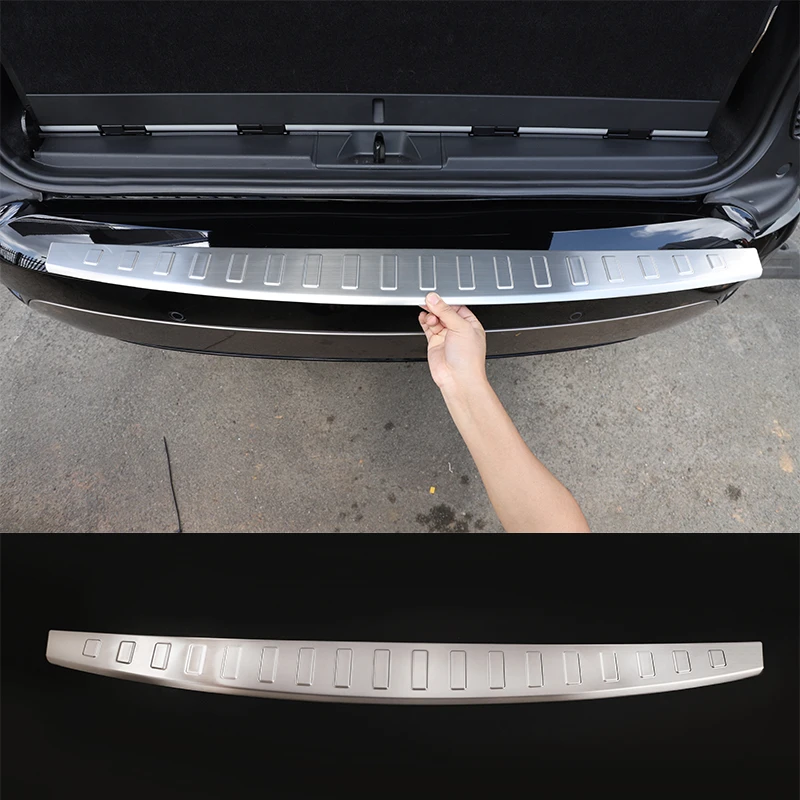 

For Land Rover Discovery 5 2017-2022 Stainless Car Trunk Door Guard Strips Sill Plate Protector Rear Bumper Guard Car Accessory