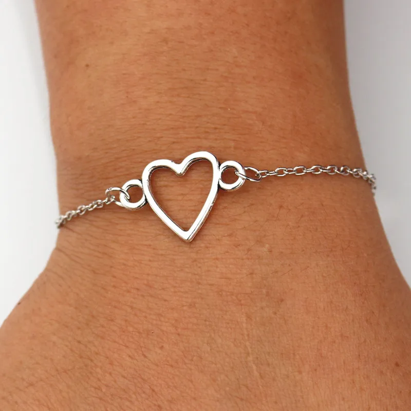 Personality Charm Women\'s Bracelet Heart Shape Bracelet Silver Color Alloy Girls Korean Sweet Cute Jewelry pulseras mujer moda