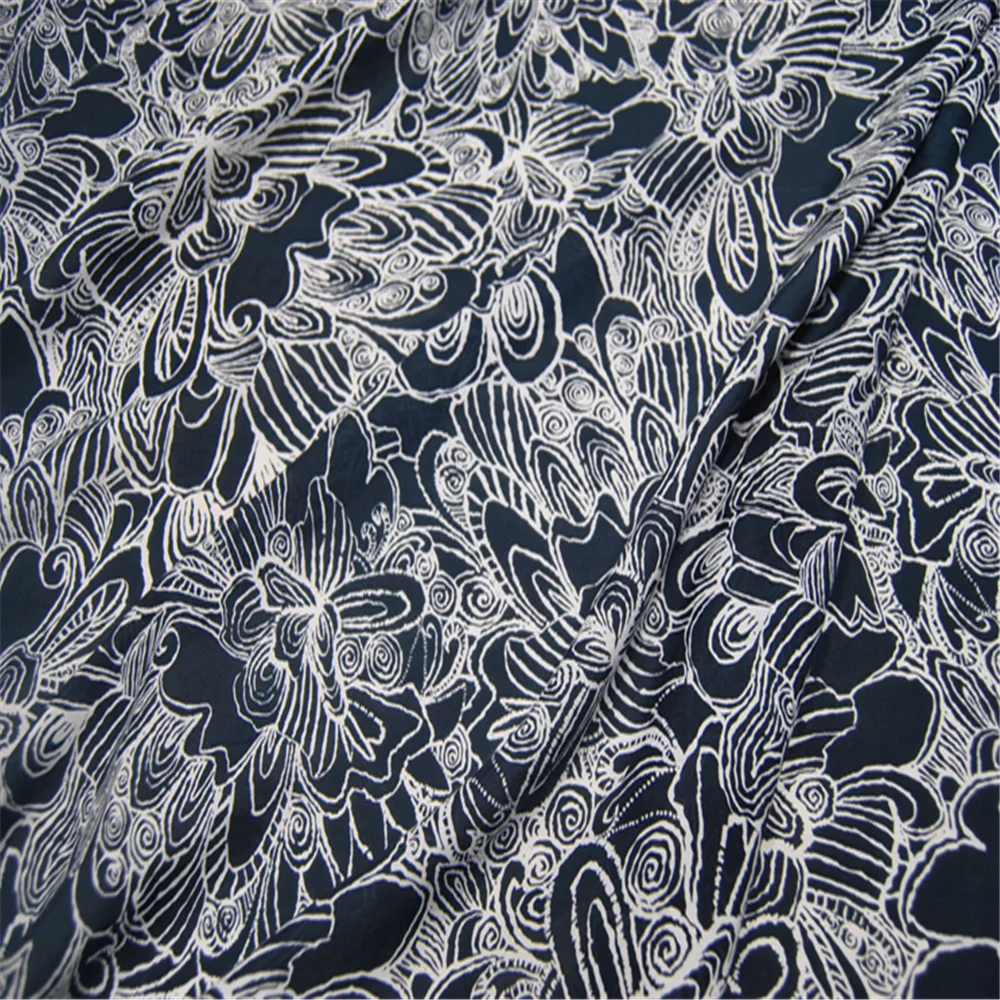 

Popular Black Color Beautiful Floral Design Silk Cotton Fabric with Natural Material for Women Garment