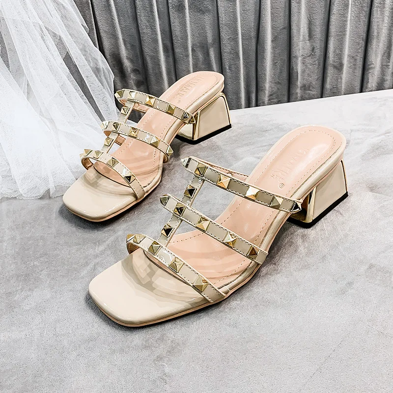 Women\'s Shoes 2020 Summer Sandals Female Fairy Style Metallic Middle Heel Fashion Single Shoes With Square Heel and Rivets