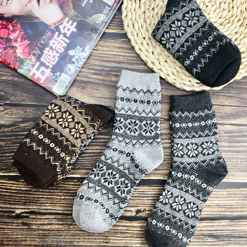 5Pairs/Lot New Winter Men Socks Thick Warm Wool Socks Vintage Christmas Socks Colorful Socks Gift Free Size ZB6016