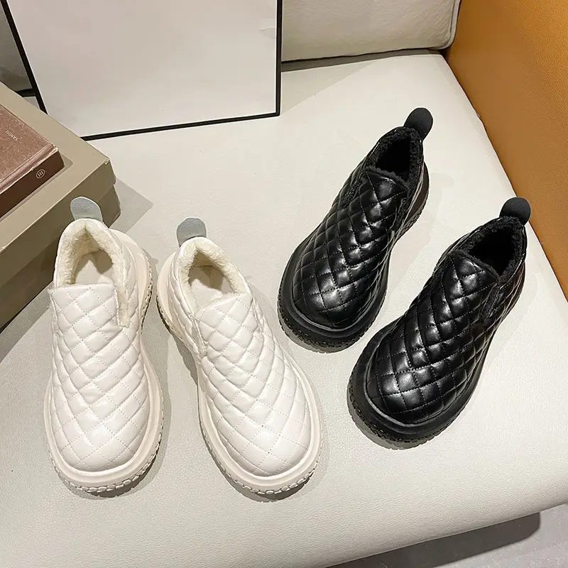 Scarpe imbottite In cotone per pane addensato da donna per stare al caldo In inverno 2021 nuovo Muffin Versatile con mocassini con suola spessa