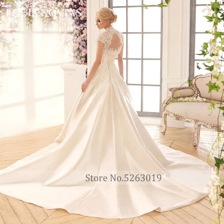 LOUIS NOVIAS Neue Satin Master Hochzeit Kleid Elegante Champagner Polar Ausgekleidet Haut Schwanz Luxus Europäischen Rohr Top Einfache Schal