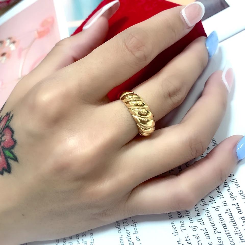 High Grade 18 K 316L Stainless Steel with Gold Color Tarnish Free Croissant Chunky Gold Rings for Women Ladies Vintage Ring