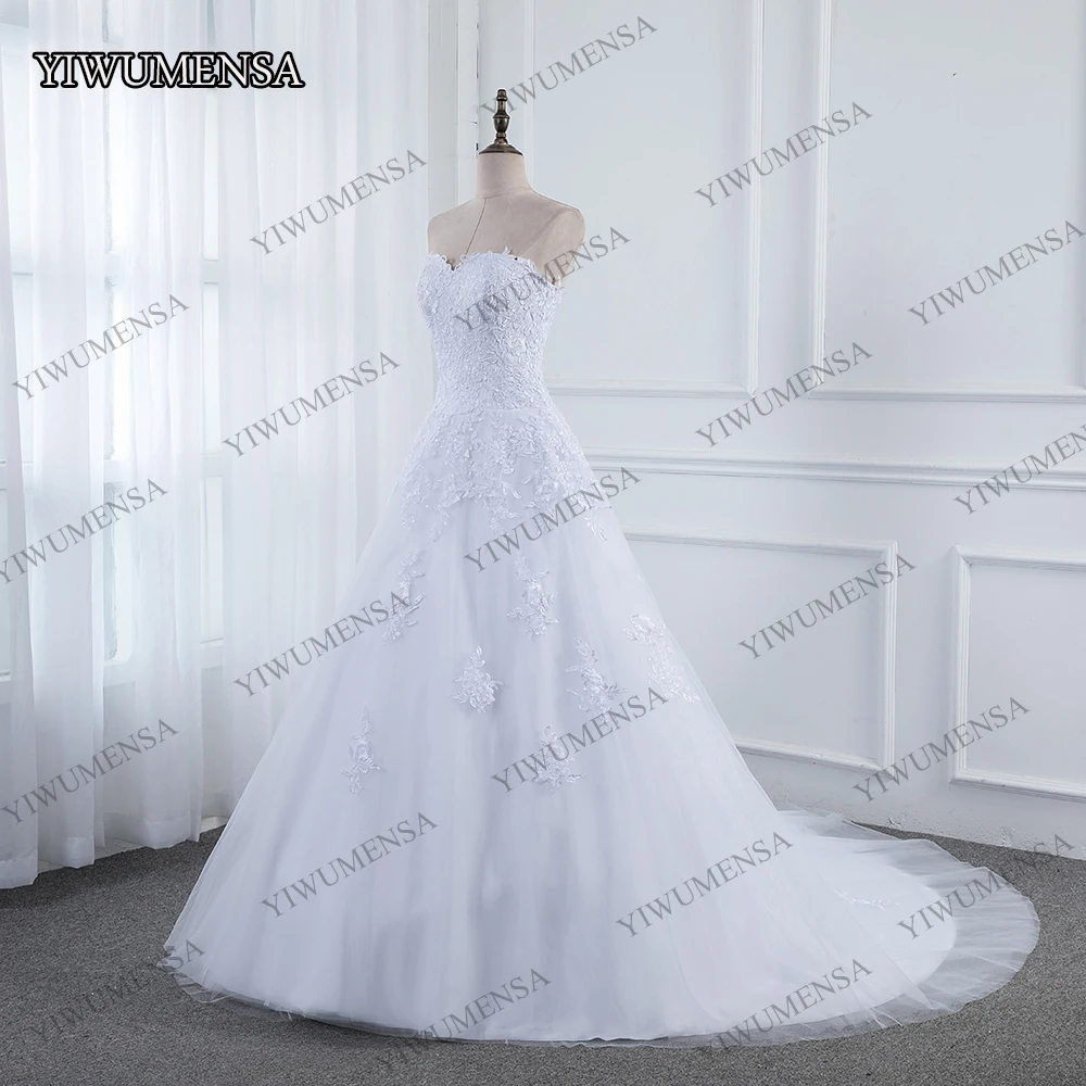 エレガントなストラップレス A ラインのウェディングドレス花嫁のためのカスタマイズされたレースアップビーズブライダルドレス女性フォーマルパーティー結婚服