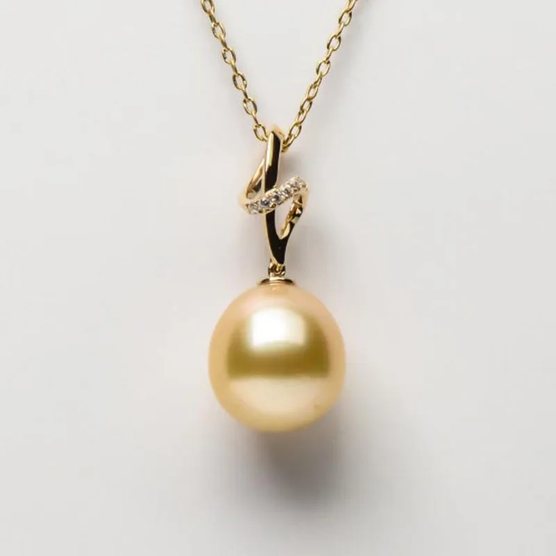 

Gorgeous Golden South Sea Cultured Pearl Pendant Solid 14k Yellow Gold 11.6mm