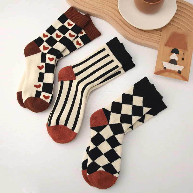 

New Winter Thicken Warm Women Socks Rhomboid,Vertical Stripes,Bowknot,Lattice Colorful Combed Cotton Trendy Retro Socks Sokken