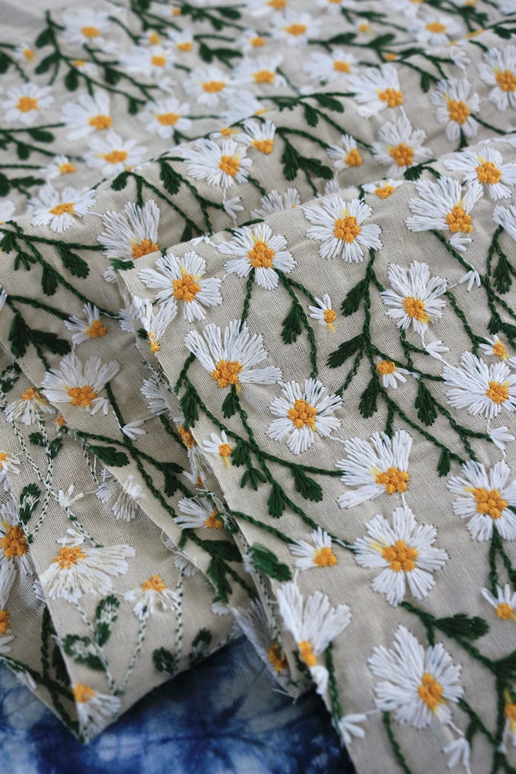 New Ins-inspired Art Daisy Embroidery Three-dimensional Embroidery Cotton And Linen Fabric DIY Bags Clothing Fabric