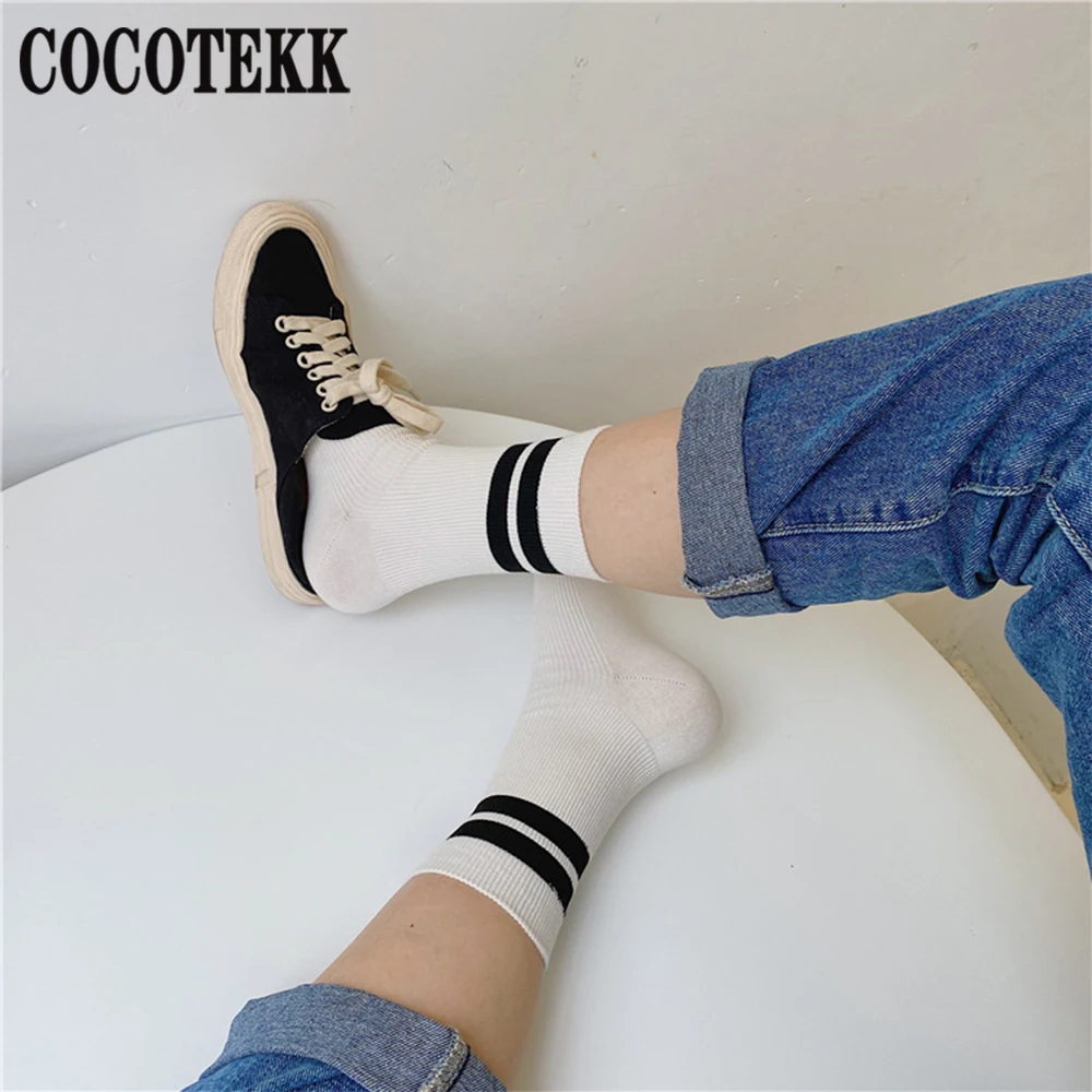 New Arrival Hot Stylish Pure Color Classic Stripes Casual Neon Women Socks Harajuku Fluorescence Green Short Cotton Socks Couple