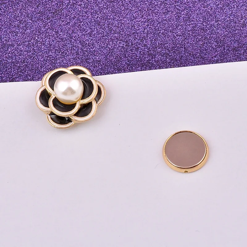 High-grade Camellia Flower Magnet Brooch Pearl Strong Metal Plating Magnetic No Hole Pin Brooches for Women Clothing Accessories