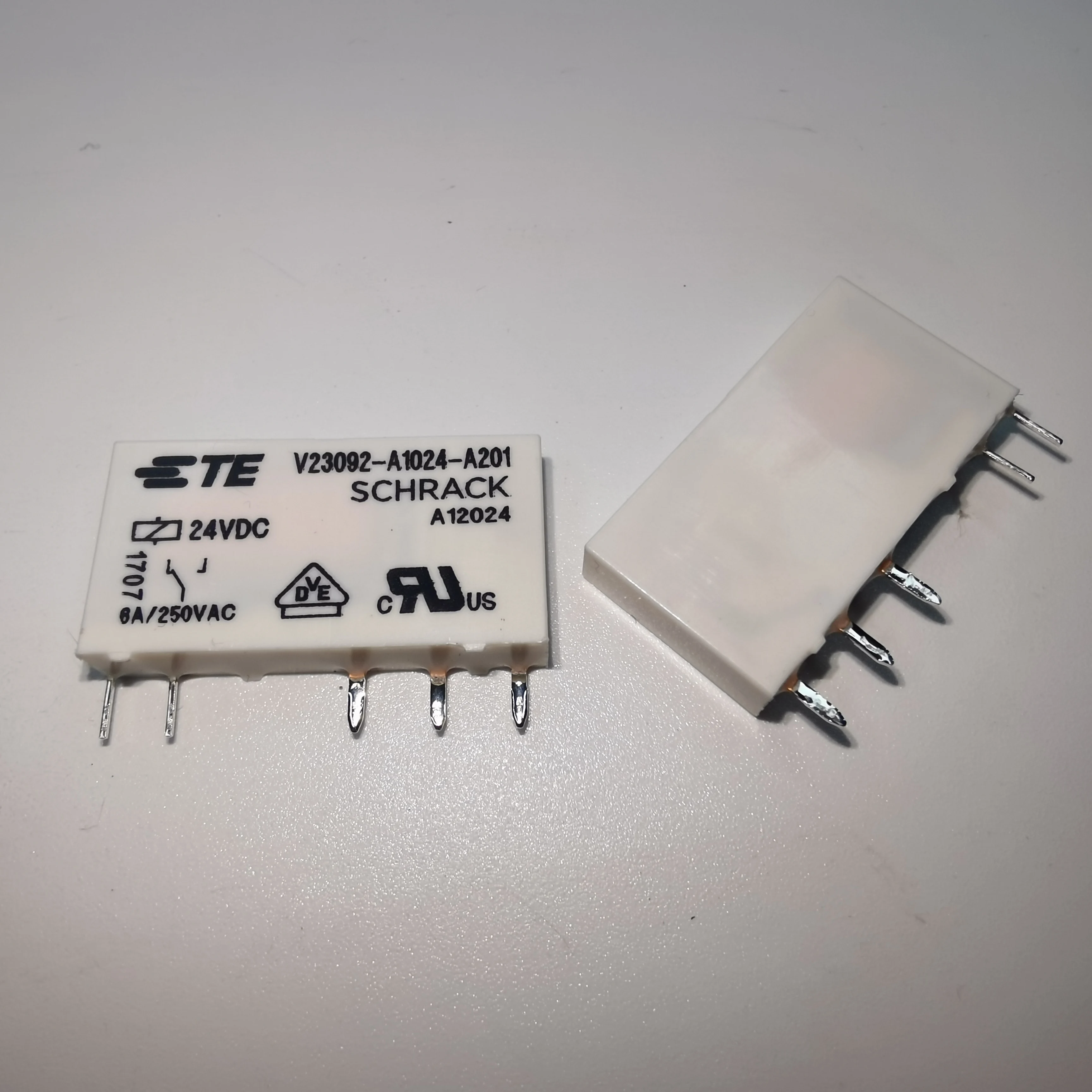 V23092-A1024-A201 V23092-A1024-A301 5Pins Into the A set of transformations Relay