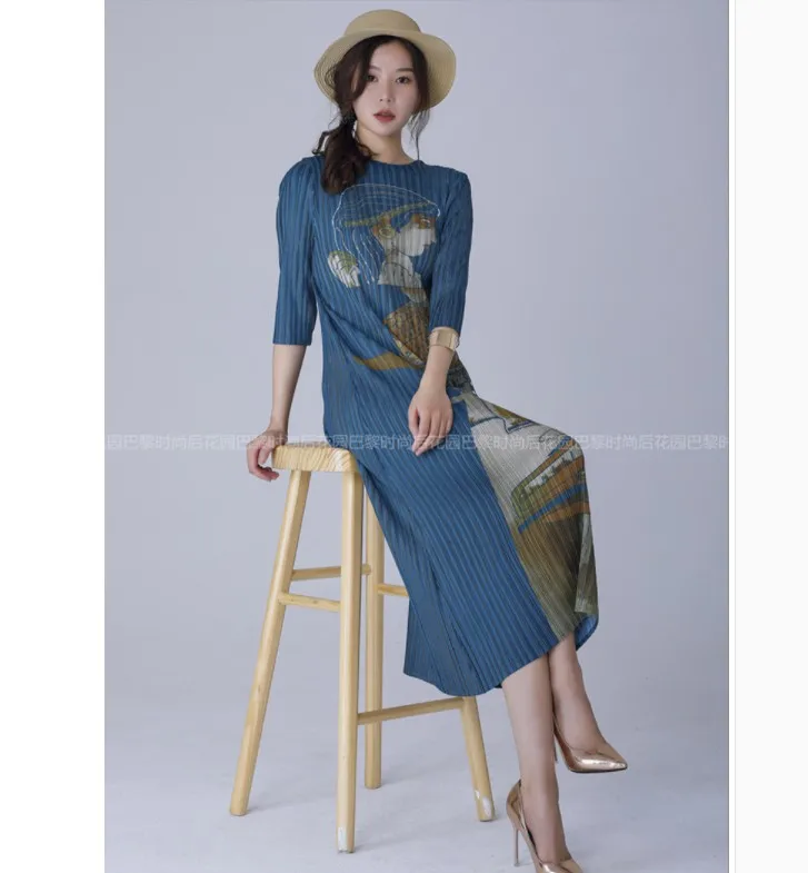 

HOT SELLING Miyake Fashion Retro print half sleeve o-neck fold dress straight dress IN STOCK