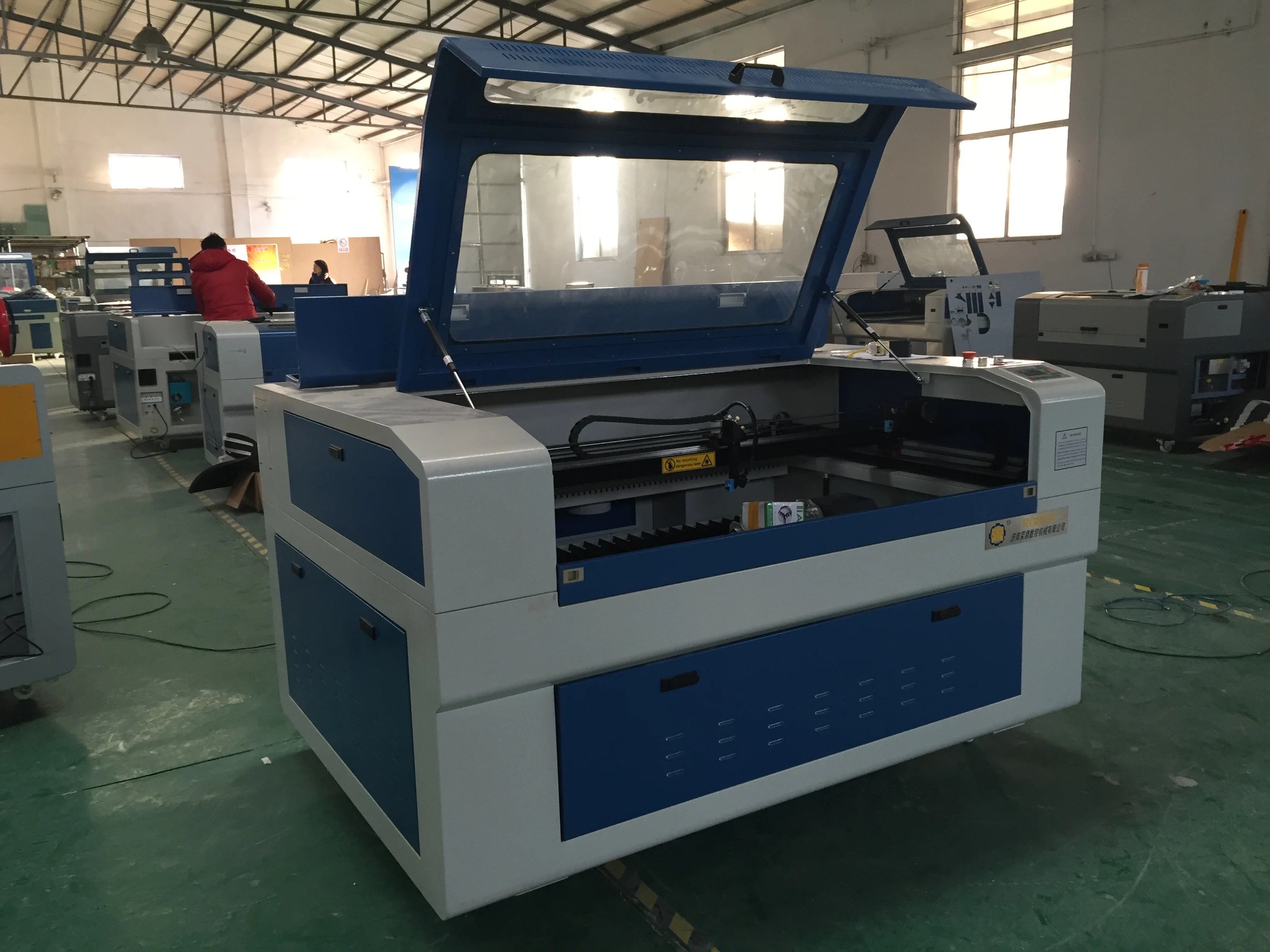 Jinan hot selling!!cnc laser machine 1390/laser engraving machine /water cooling cnc laser cutting  machine with low price