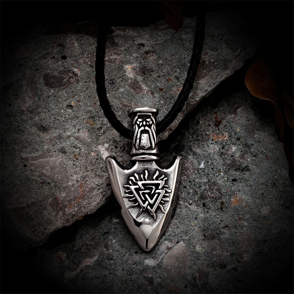 Viking Triangle Trinity Runes Shield Necklace Men Stainless Steel Double-Sided Amulet Nordic Compass Pendant Slavic Jewelry Gift