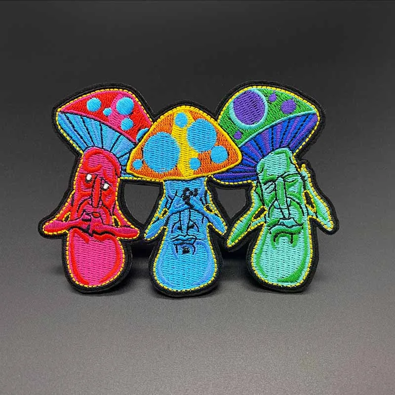 Parche bordado calavera - estilo punk para ropa y equipamiento - imagen 3