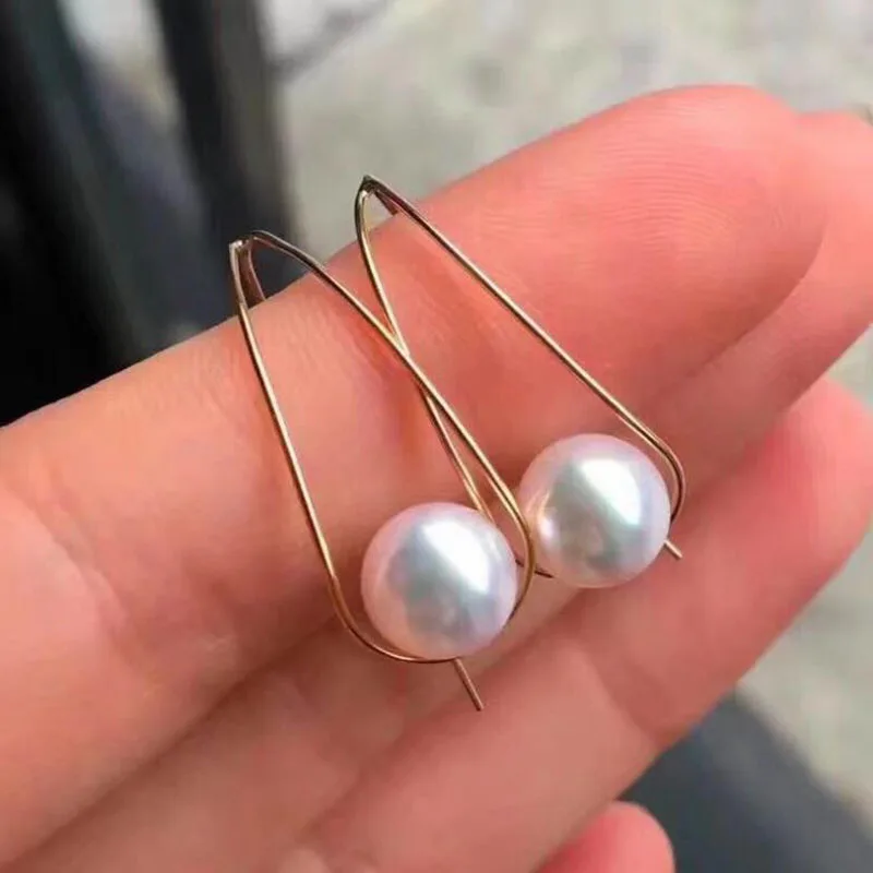 

CHARMING PAIR OF 9-10MM SOUTH SEA WHITE PEARL EARRING 14K