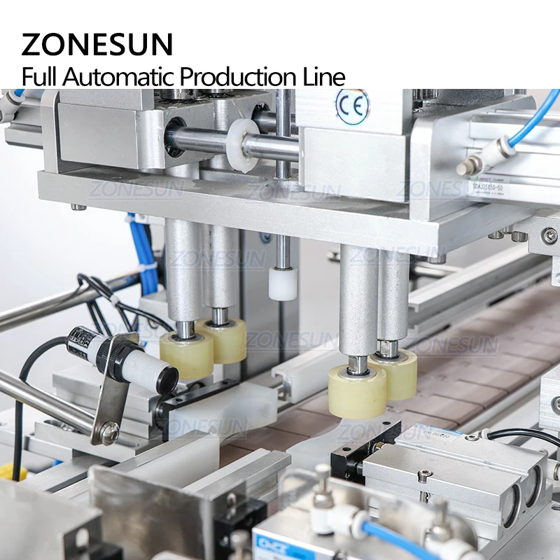ZONESUN Fully Automatic Magnetic Pump Four Heads Juice Ink Round Bottles Filling Capping Labeling Machine Line For Production