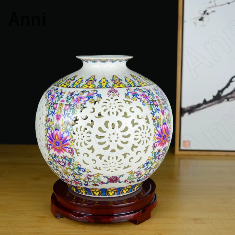 

Creativity Painted Hollow Ceramic Vase Chinese Vintage Blue and White Porcelain Crafts Ornaments Home Living Room Decoration