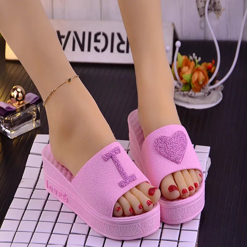 Summer New Fashionable Women Platform Slippers Heart-shaped Muffin Heel Ladies Slides Thick Sole High Heel Slippers